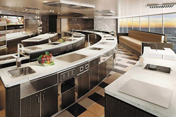 https://static.traveltek.net/cruisepics/local_shipimages_large/1781184092.png