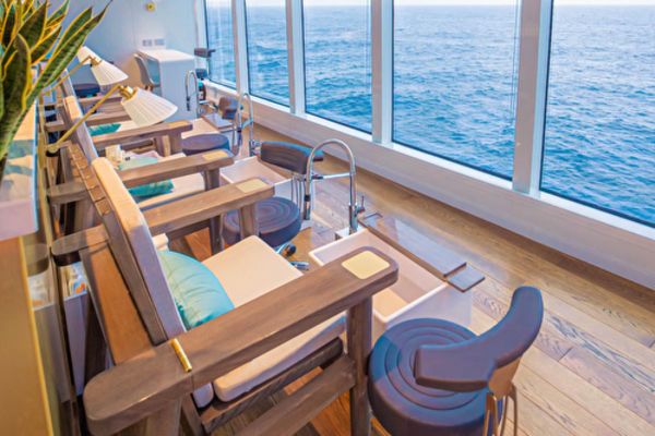 https://static.traveltek.net/cruisepics/local_shipimages_large/1781506007.png