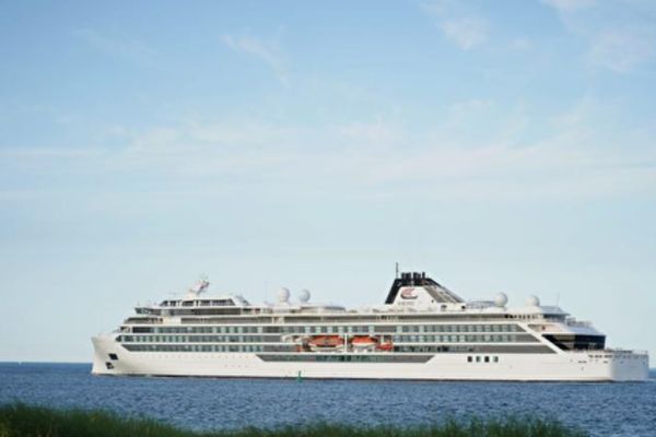 https://static.traveltek.net/cruisepics/local_shipimages_large/1781522075.png