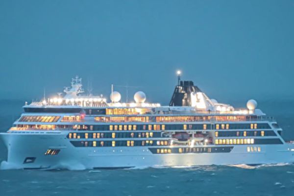 https://static.traveltek.net/cruisepics/local_shipimages_large/1781522126.png