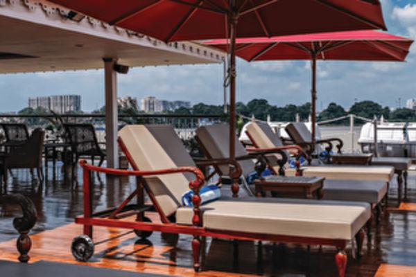 https://static.traveltek.net/cruisepics/local_shipimages_large/1781523904.png