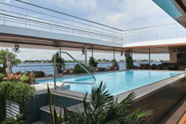https://static.traveltek.net/cruisepics/local_shipimages_large/1781525466.png