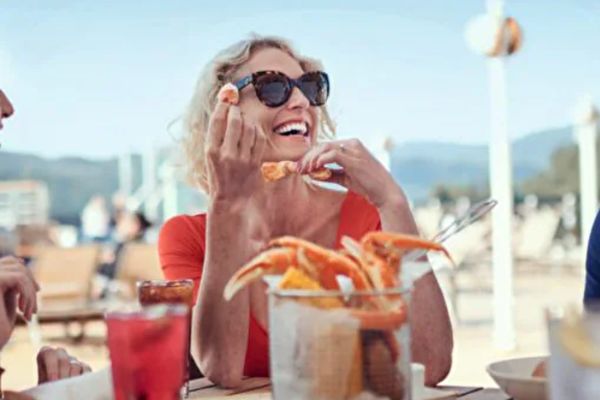 https://static.traveltek.net/cruisepics/local_shipimages_large/1781598646.png