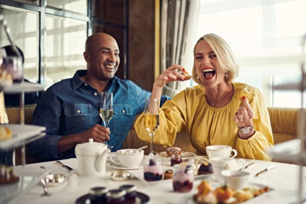 https://static.traveltek.net/cruisepics/local_shipimages_large/1781618134.png