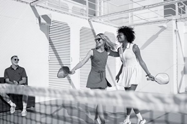 https://static.traveltek.net/cruisepics/local_shipimages_large/1781627626.png