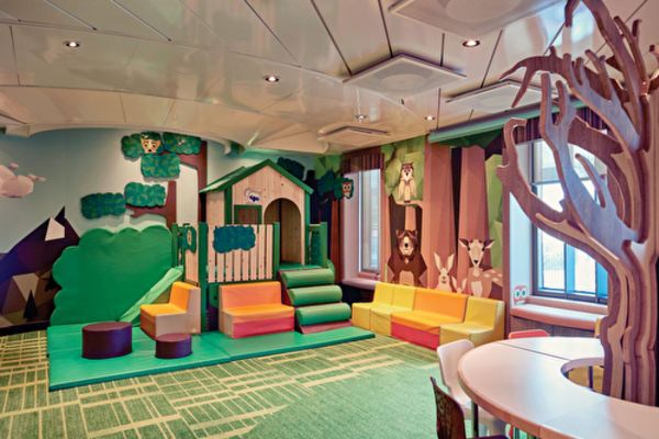 https://static.traveltek.net/cruisepics/local_shipimages_large/1781713170.png