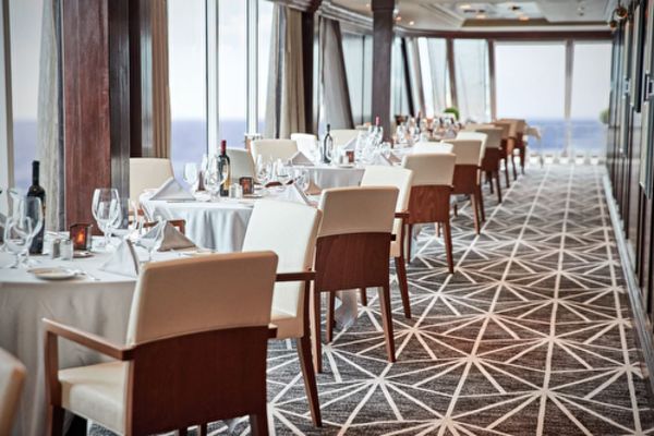 https://static.traveltek.net/cruisepics/local_shipimages_large/1781713237.png