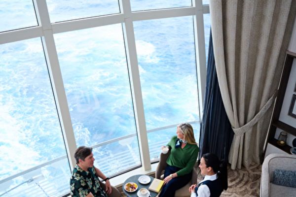 https://static.traveltek.net/cruisepics/local_shipimages_large/1782025353.png