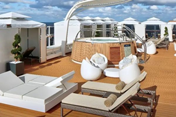 https://static.traveltek.net/cruisepics/local_shipimages_large/1782205253.png