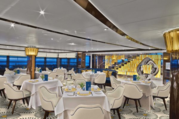 https://static.traveltek.net/cruisepics/local_shipimages_large/1782294861.png