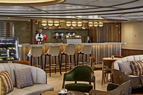 https://static.traveltek.net/cruisepics/local_shipimages_large/1782294991.png