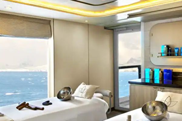 https://static.traveltek.net/cruisepics/local_shipimages_large/1782309016.png