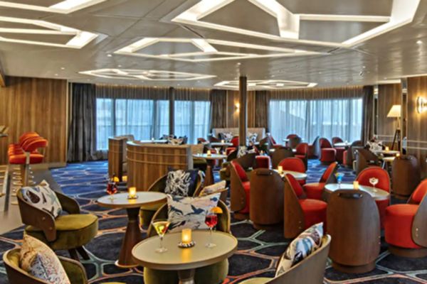https://static.traveltek.net/cruisepics/local_shipimages_large/1782374521.png