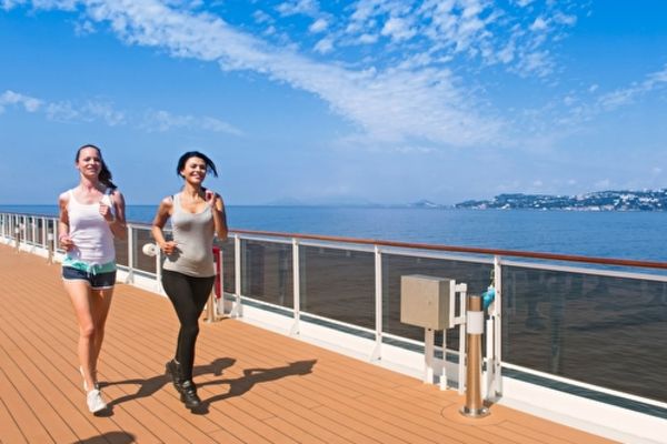 https://static.traveltek.net/cruisepics/local_shipimages_large/1782382221.jpg