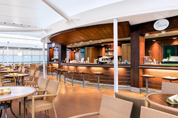 https://static.traveltek.net/cruisepics/local_shipimages_large/1782382609.png