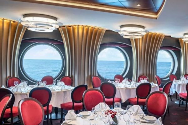https://static.traveltek.net/cruisepics/local_shipimages_large/1782384078.jpg
