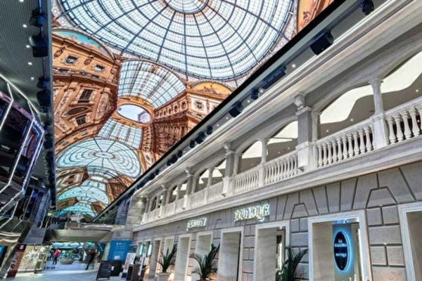 https://static.traveltek.net/cruisepics/local_shipimages_large/1782384151.jpg