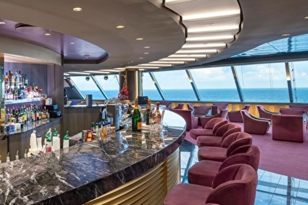 https://static.traveltek.net/cruisepics/local_shipimages_large/1782384622.jpg