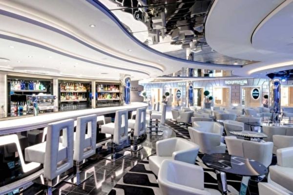 https://static.traveltek.net/cruisepics/local_shipimages_large/1782385388.jpg