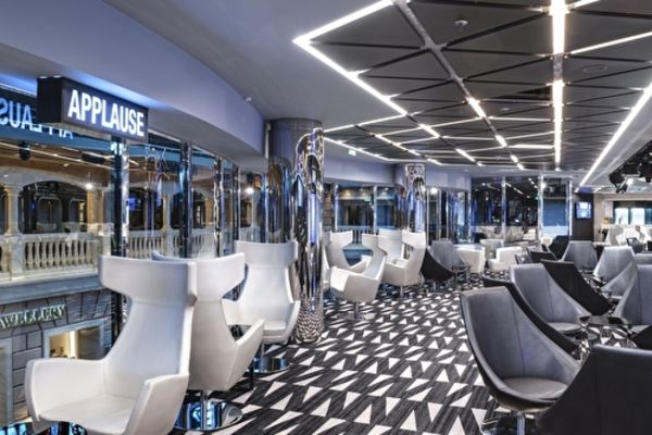 https://static.traveltek.net/cruisepics/local_shipimages_large/1782385756.jpg