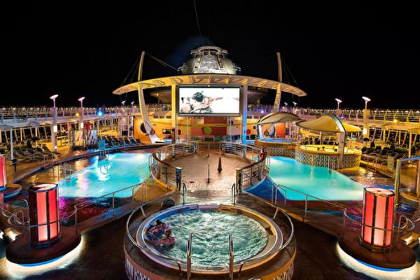 https://static.traveltek.net/cruisepics/local_shipimages_large/1782396509.png