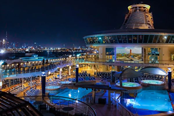 https://static.traveltek.net/cruisepics/local_shipimages_large/1782396521.png