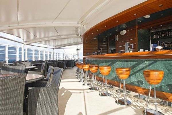 https://static.traveltek.net/cruisepics/local_shipimages_large/1782405063.jpg
