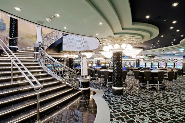 https://static.traveltek.net/cruisepics/local_shipimages_large/1782405227.jpg