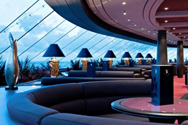 https://static.traveltek.net/cruisepics/local_shipimages_large/1782405274.jpg