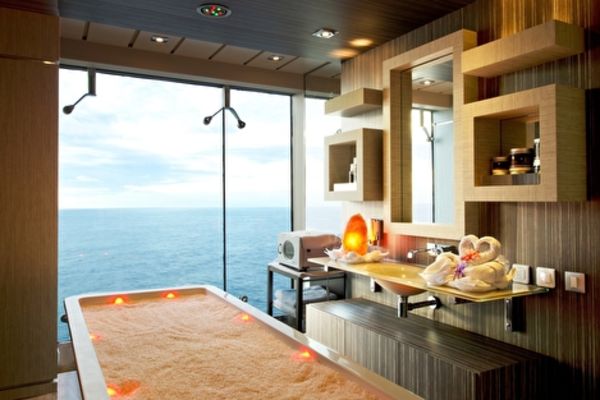 https://static.traveltek.net/cruisepics/local_shipimages_large/1782405282.jpg