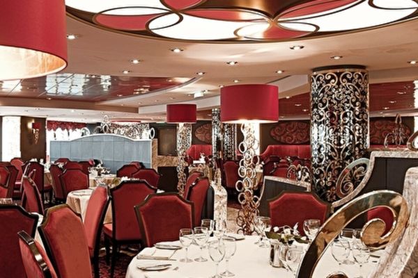 https://static.traveltek.net/cruisepics/local_shipimages_large/1782405300.jpg
