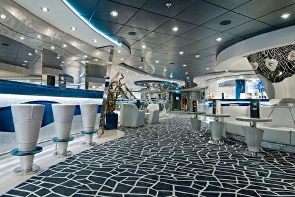 https://static.traveltek.net/cruisepics/local_shipimages_large/1782405309.jpg