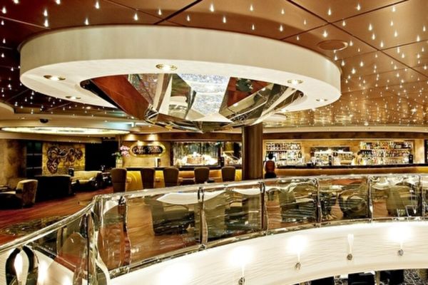 https://static.traveltek.net/cruisepics/local_shipimages_large/1782405355.jpg