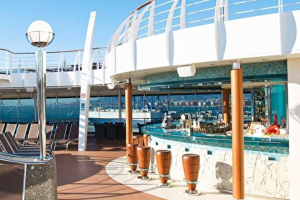 https://static.traveltek.net/cruisepics/local_shipimages_large/1782405462.jpg