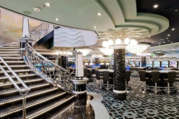 https://static.traveltek.net/cruisepics/local_shipimages_large/1782405525.jpg