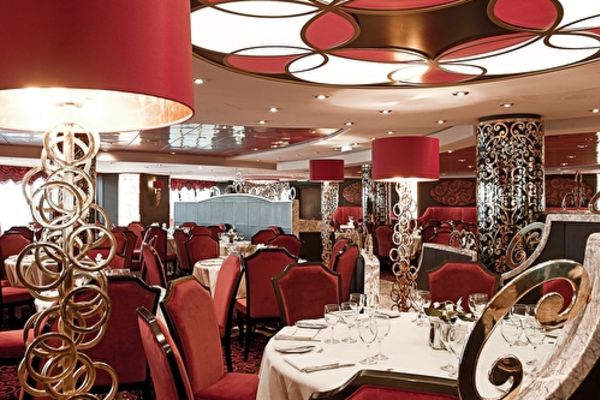 https://static.traveltek.net/cruisepics/local_shipimages_large/1782405638.jpg
