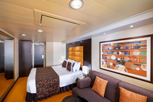 https://static.traveltek.net/cruisepics/local_shipimages_large/1782449662.png