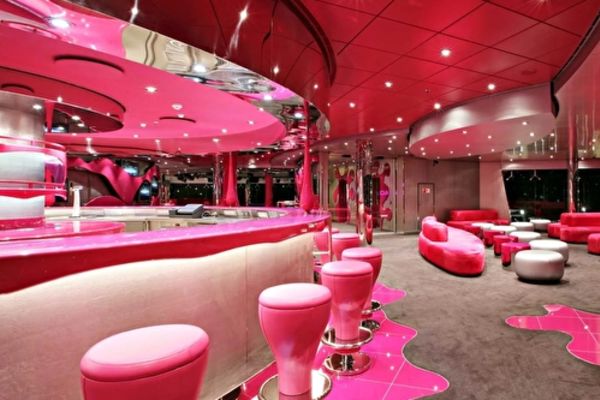 https://static.traveltek.net/cruisepics/local_shipimages_large/1782449774.jpg