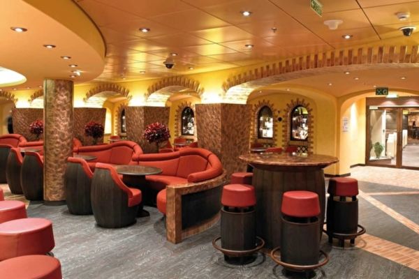 https://static.traveltek.net/cruisepics/local_shipimages_large/1782449804.jpg