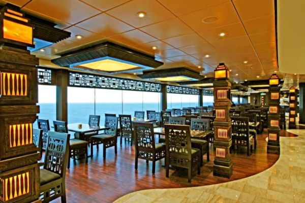 https://static.traveltek.net/cruisepics/local_shipimages_large/1782449854.jpg