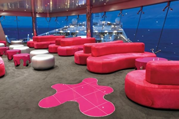 https://static.traveltek.net/cruisepics/local_shipimages_large/1782449898.jpg