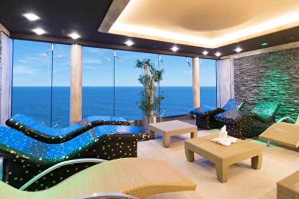 https://static.traveltek.net/cruisepics/local_shipimages_large/1782452190.jpg