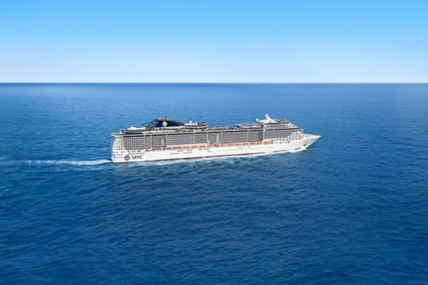 https://static.traveltek.net/cruisepics/local_shipimages_large/1782452203.jpg