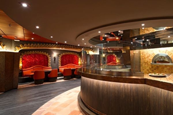 https://static.traveltek.net/cruisepics/local_shipimages_large/1782452226.jpg
