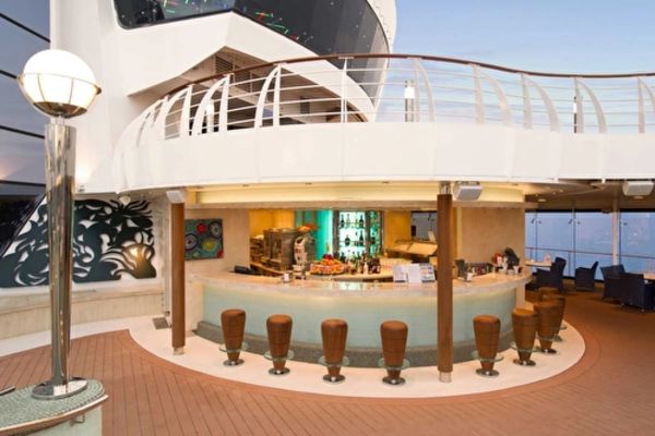 https://static.traveltek.net/cruisepics/local_shipimages_large/1782452260.jpg