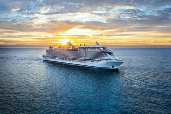 https://static.traveltek.net/cruisepics/local_shipimages_large/1782452616.jpg