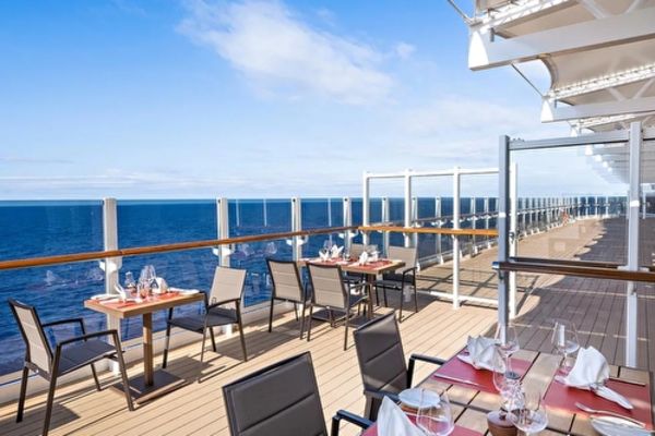 https://static.traveltek.net/cruisepics/local_shipimages_large/1782452629.jpg