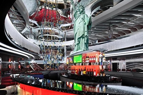 https://static.traveltek.net/cruisepics/local_shipimages_large/1782452716.jpg