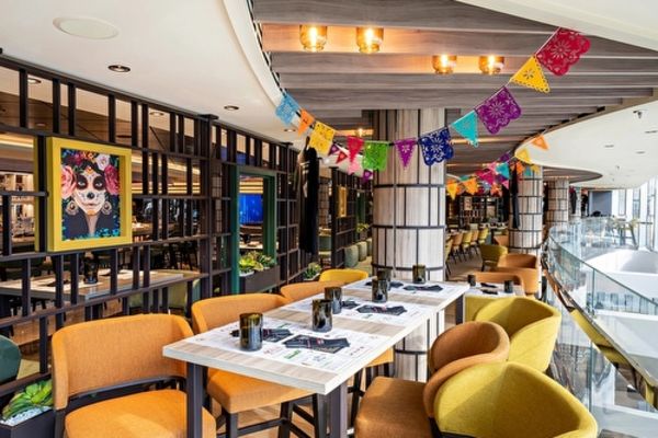 https://static.traveltek.net/cruisepics/local_shipimages_large/1782453150.jpg