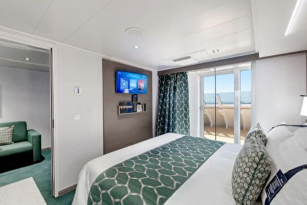 https://static.traveltek.net/cruisepics/local_shipimages_large/1782453287.png